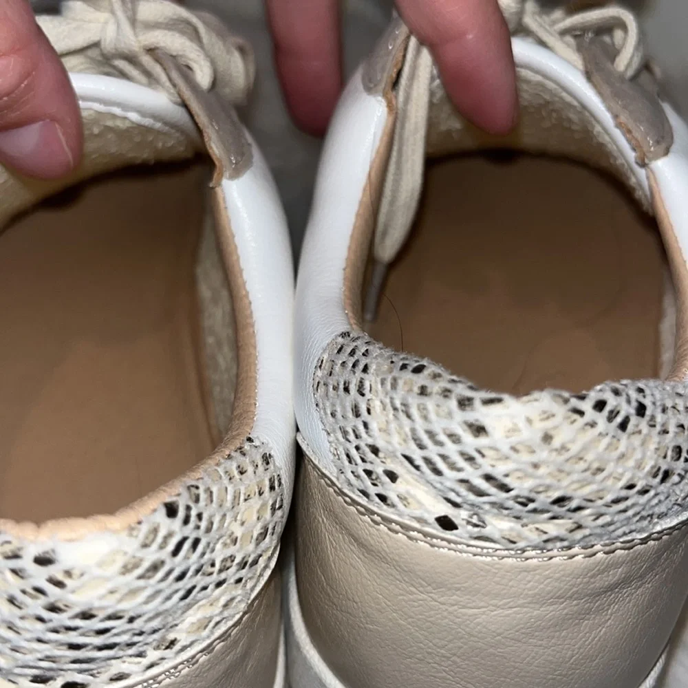 OASIS Society Irene Glitter Star Sneaker Taupe size 7.5
